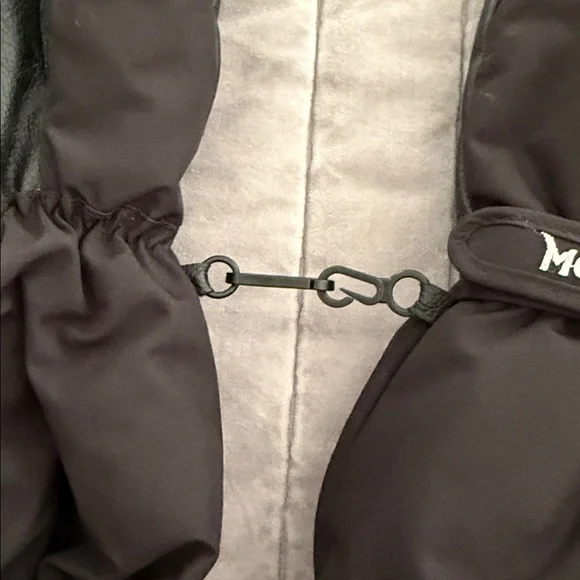 MCTI Black Winter Children’s Mittens - Picture 5 of 5